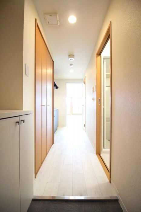 物件内観写真17　(玄関)