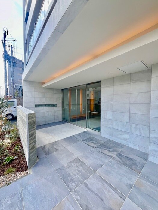 物件外観写真2　(エントランス部分)