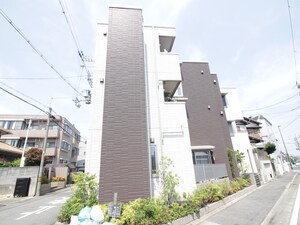 ベレオ上甲子園外観写真