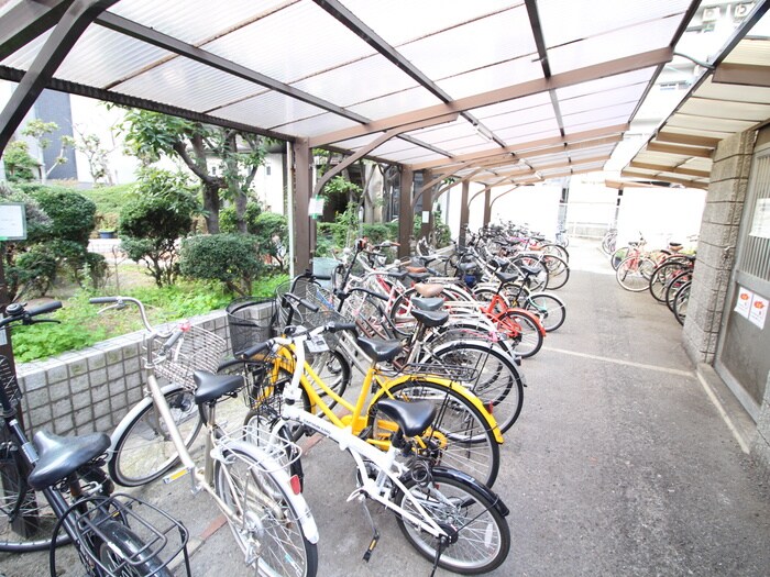 物件外観写真3　(駐輪場)