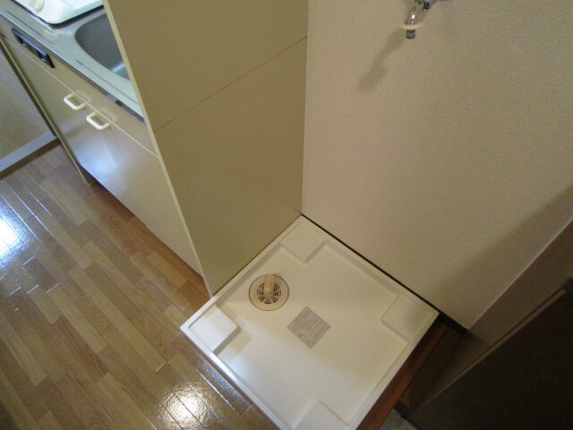 物件内観写真10　(洗濯機置場)