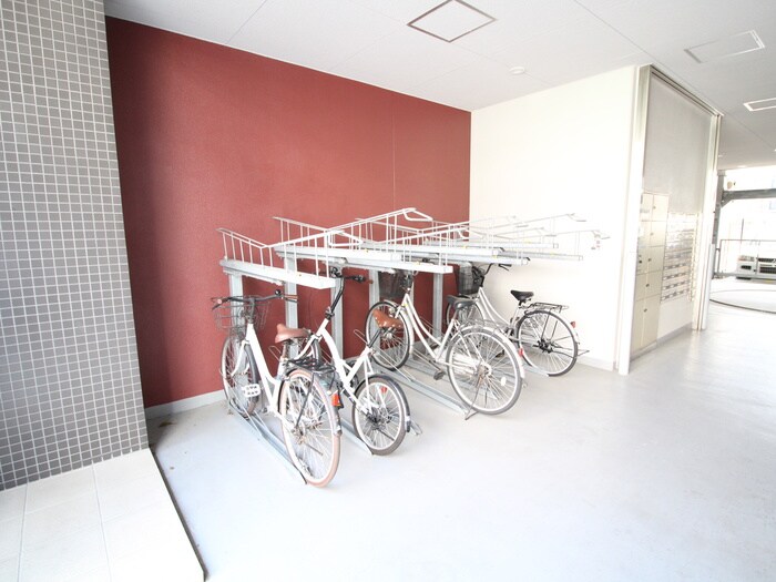 物件外観写真3　(駐輪場)