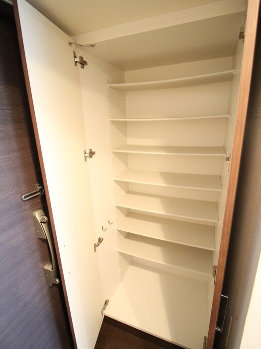 物件内観写真14　(靴箱)
