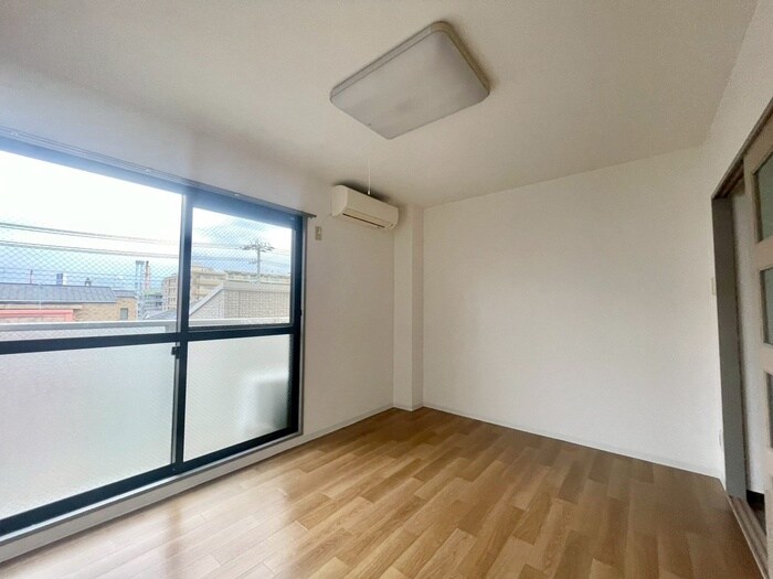 物件内観写真5　(居室)