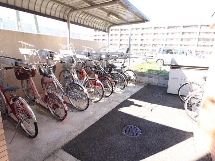 物件外観写真6　(駐輪場)