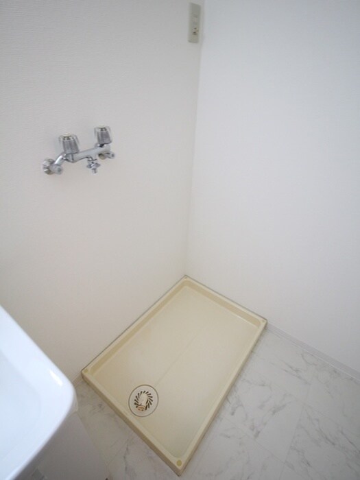 物件内観写真10　(洗濯機置場)