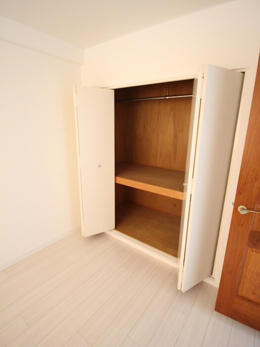 物件内観写真16　(収納)