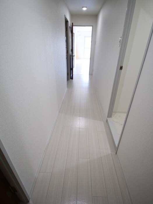 物件内観写真17　(廊下)