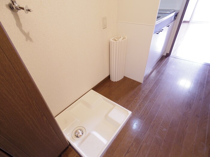 物件内観写真17　(洗濯機置場)