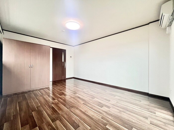 物件内観写真9　(居室)