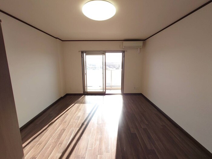 物件内観写真10　(居室)