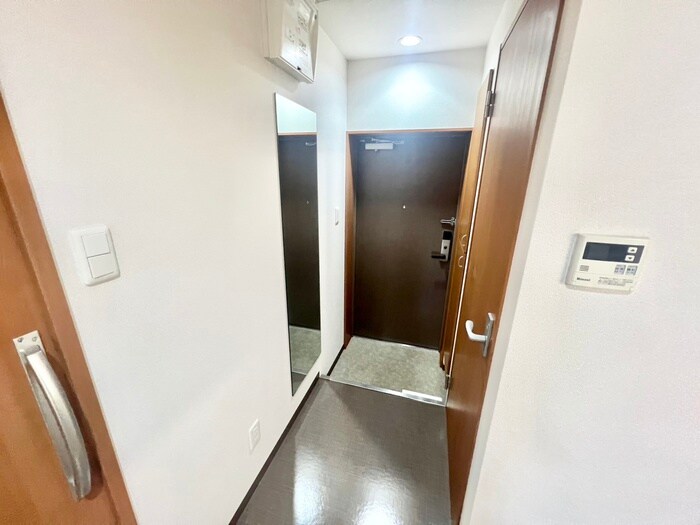 物件内観写真16　(玄関)