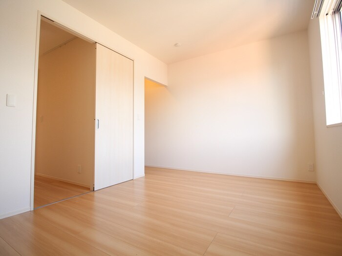 物件内観写真9　(居室)