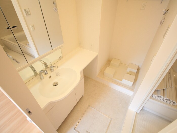 物件内観写真11　(洗面)