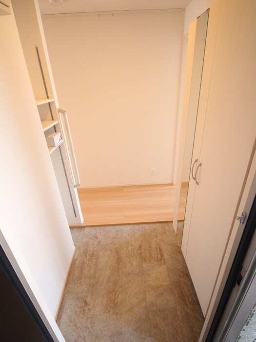 物件内観写真15　(玄関)
