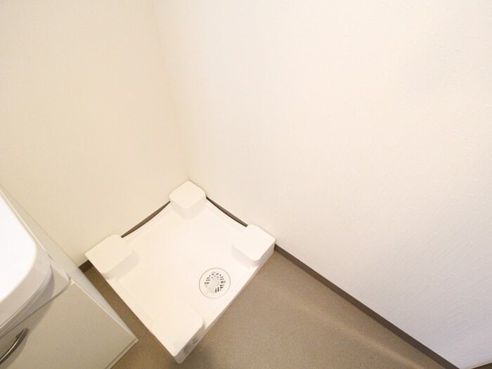 物件内観写真13　(洗濯機置場)