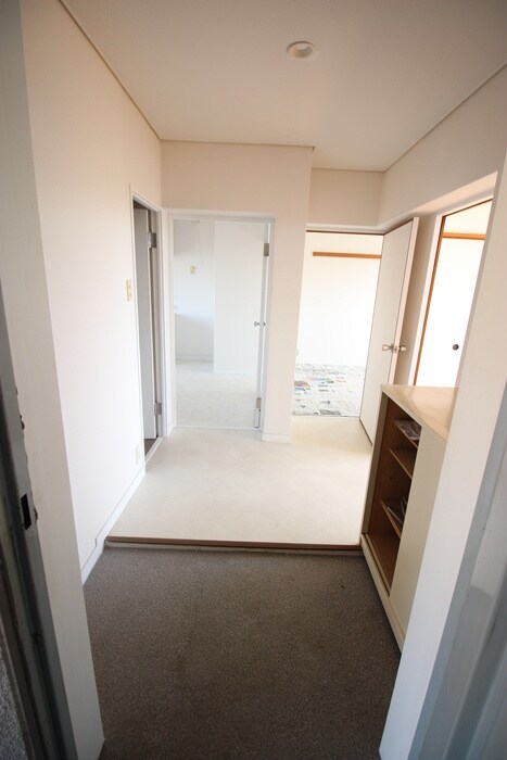 物件内観写真7　(玄関)