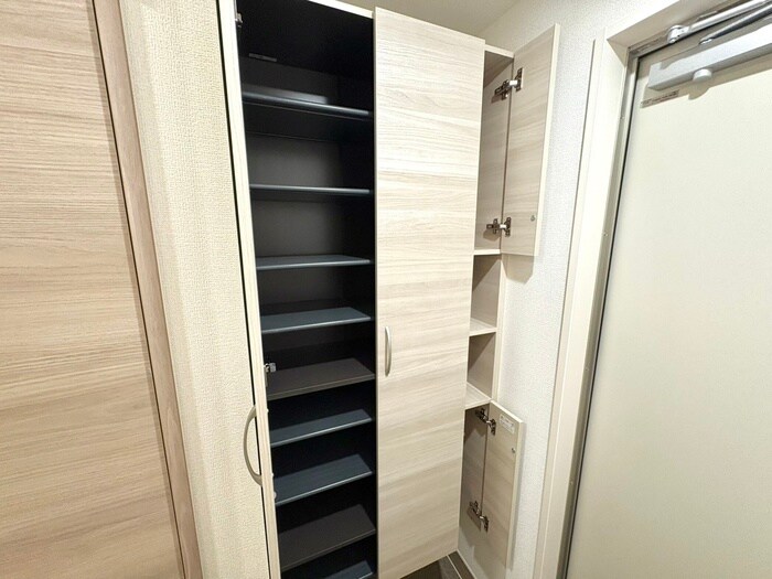 物件内観写真15　(靴箱)