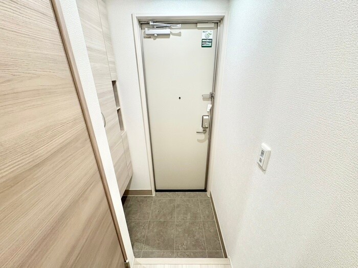 物件内観写真16　(玄関)