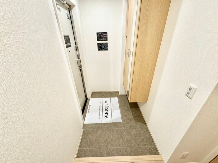 物件内観写真18　(玄関)