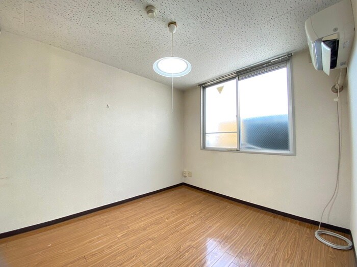 物件内観写真9　(居室)