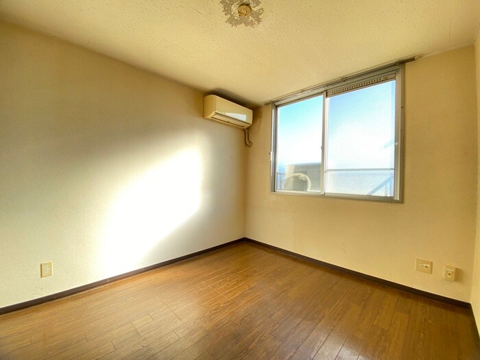 岡本マンションの居室