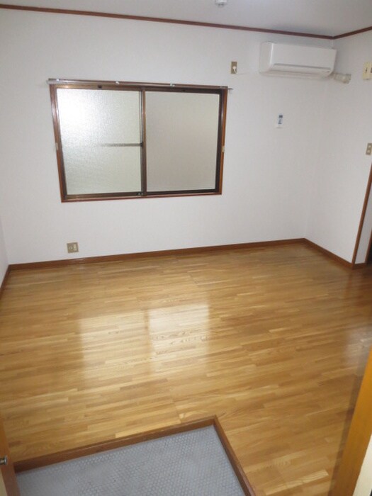 物件内観写真5　(玄関)