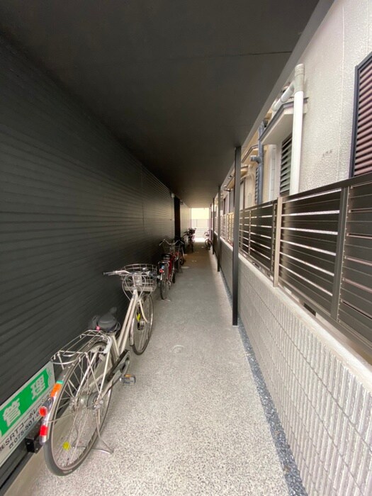 物件外観写真3　(駐輪場)