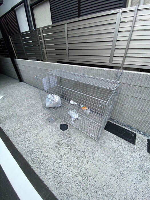 物件外観写真4　(エントランス部分)