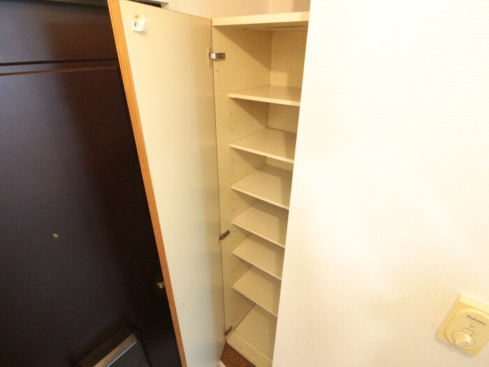 物件内観写真16　(靴箱)