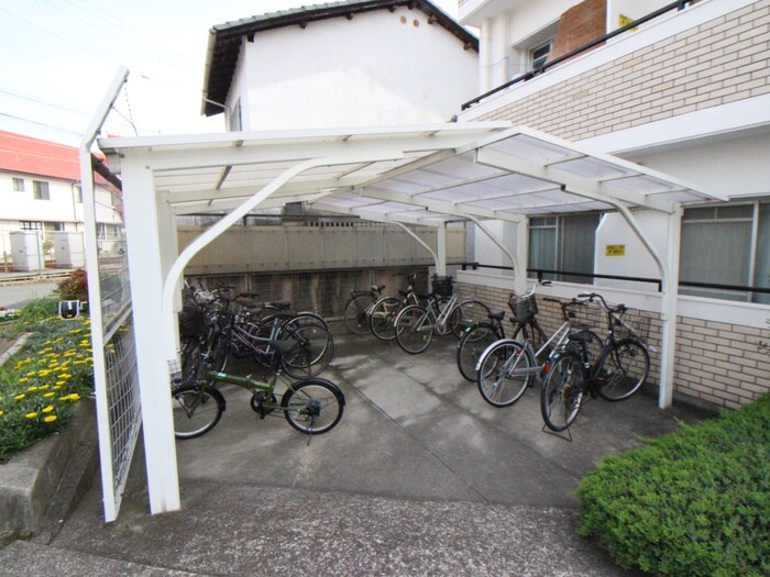 物件外観写真6　(駐輪場)