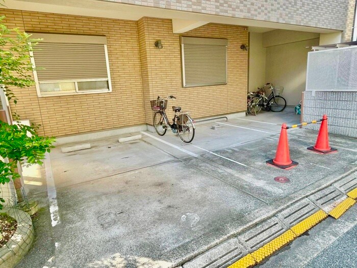 物件外観写真5　(駐輪場)