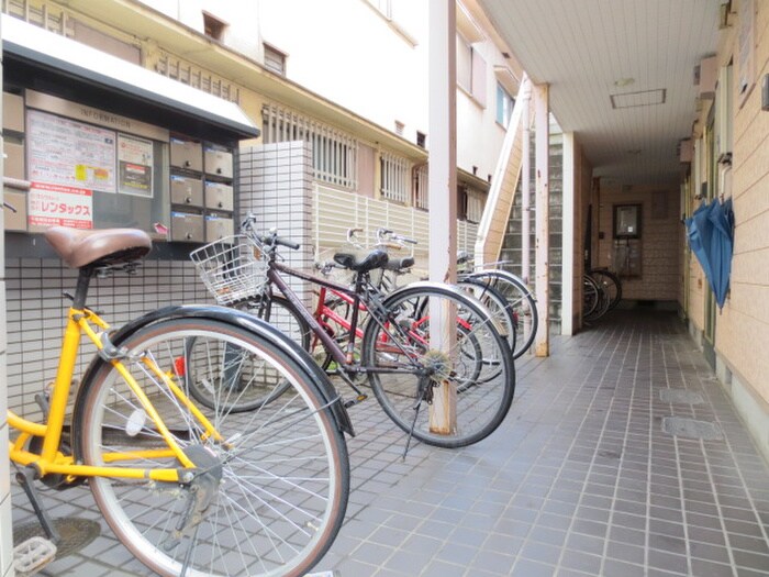 物件外観写真3　(駐輪場)