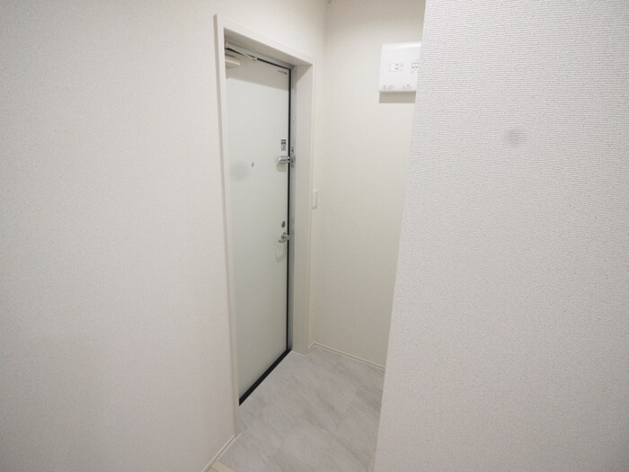 物件内観写真13　(玄関)