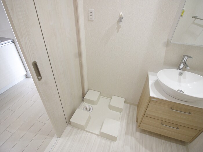 物件内観写真15　(洗濯機置場)