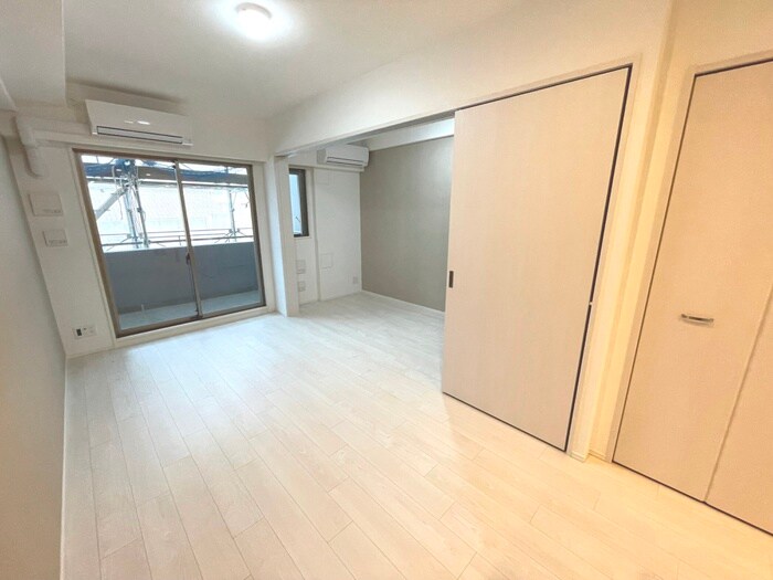 物件内観写真2　(居室)