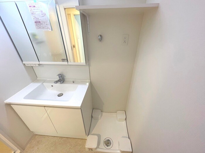 物件内観写真4　(洗濯機置場)