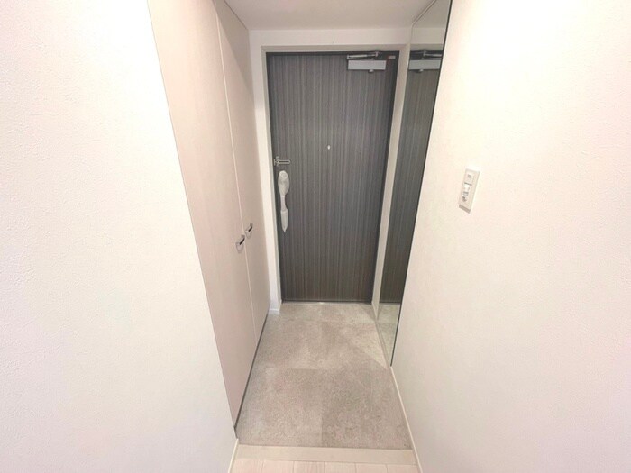 物件内観写真7　(玄関)