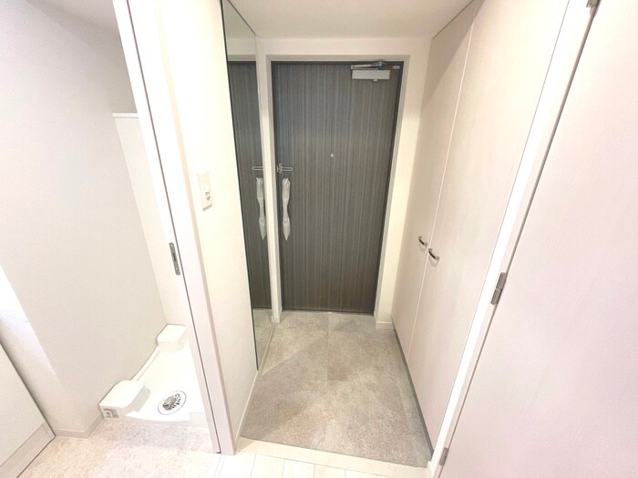 物件内観写真11　(玄関)