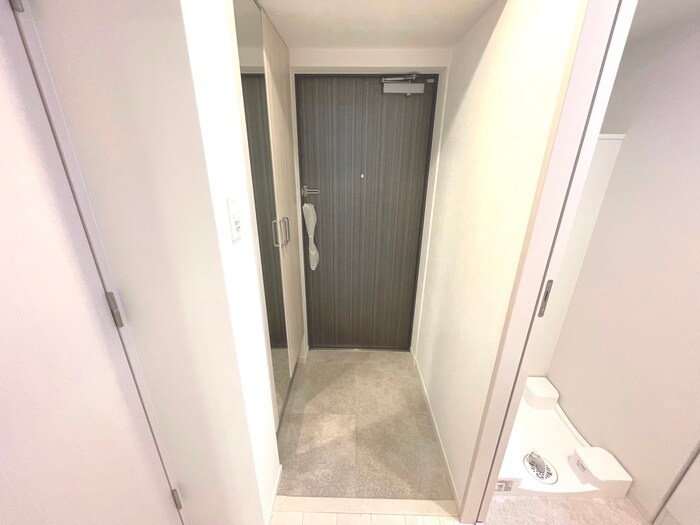 物件内観写真11　(玄関)