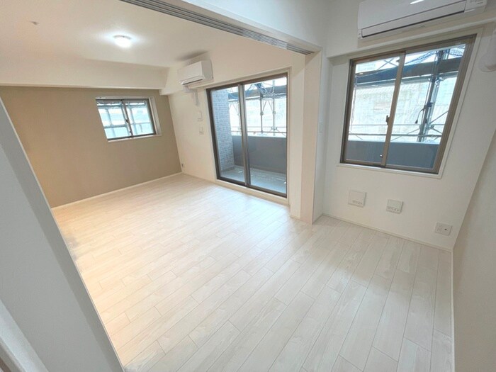 物件内観写真12　(室内からの展望)