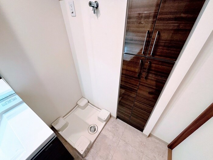 物件内観写真16　(洗濯機置場)