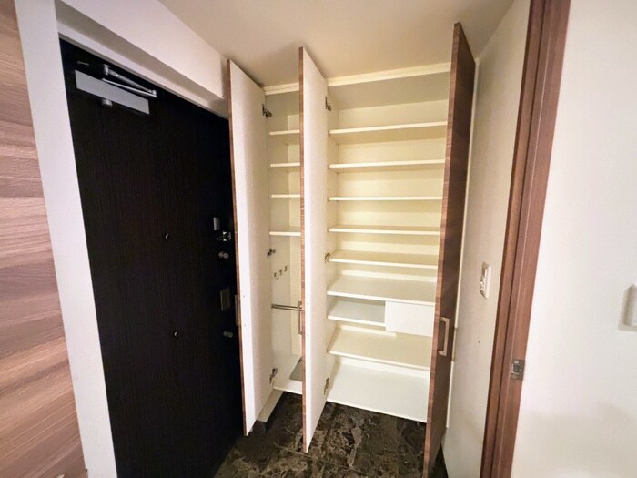 物件内観写真18　(靴箱)