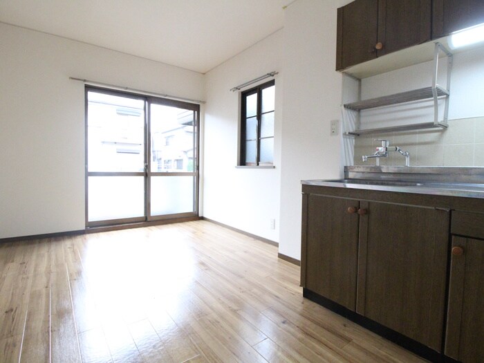 物件内観写真4　(居室)