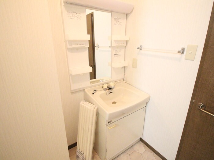 物件内観写真8　(洗面)