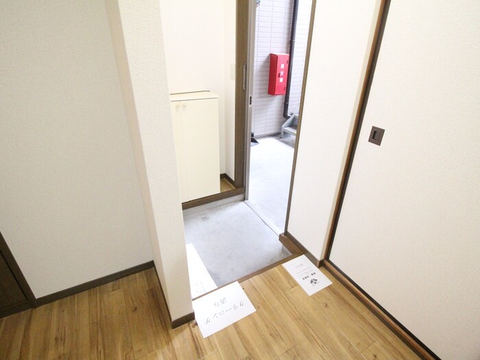 物件内観写真15　(玄関)