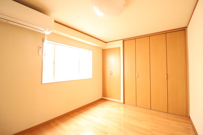 物件内観写真4　(居室)