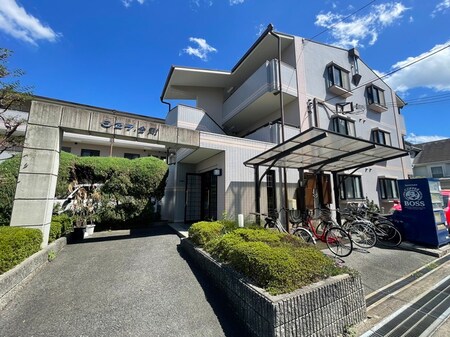シェラ金剛外観写真