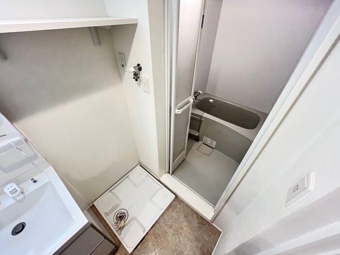 物件内観写真11　(洗濯機置場)