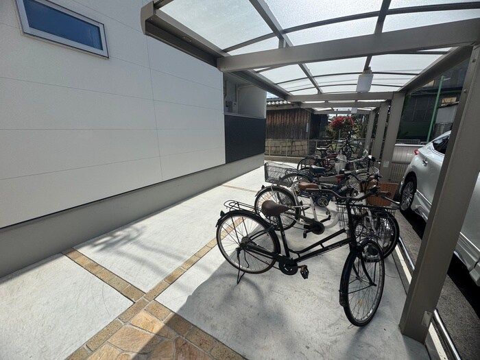 物件外観写真6　(駐輪場)